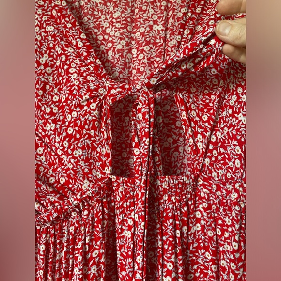 Red Floral Keyhole Mini Dress - Picture 2 of 5